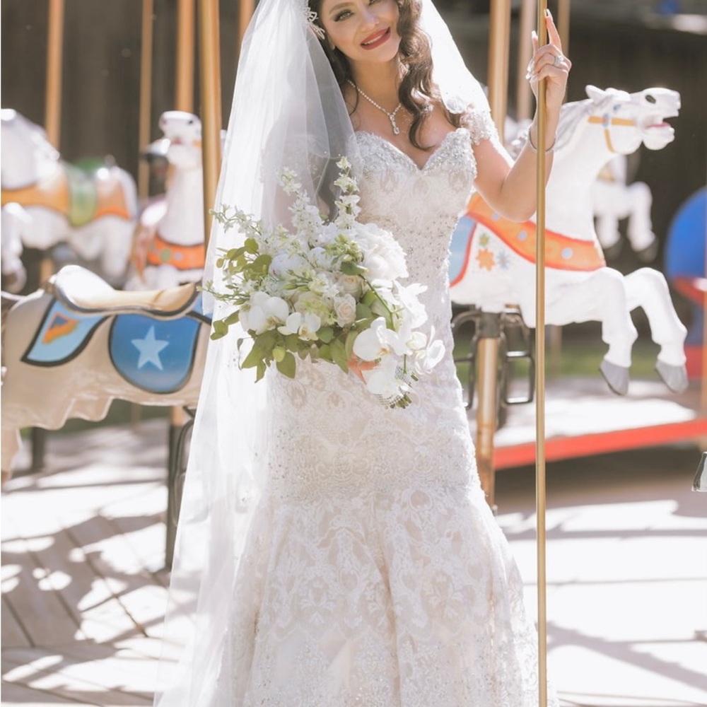 Elegant stunning Romantic Wedding Dress Couture